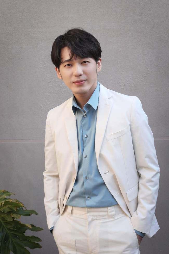 王子导演爆料成毅视频在线观看,成毅幕后花絮视频独家放送